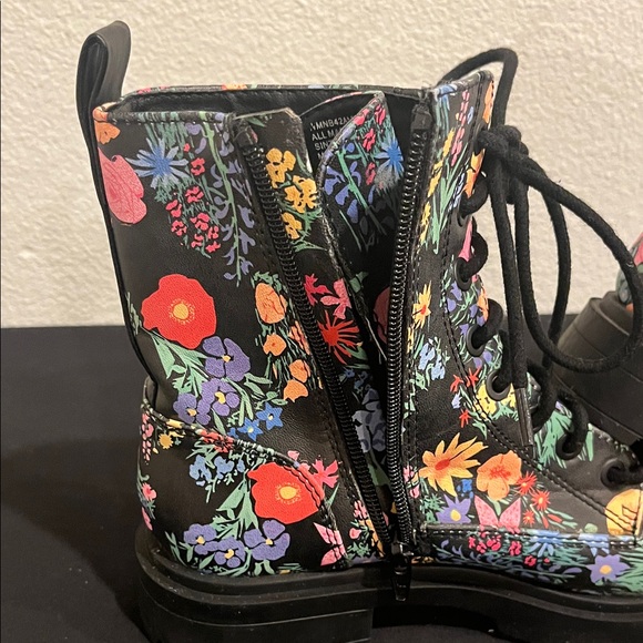 No Boundaries Black Floral Boots - Picture 3 of 8